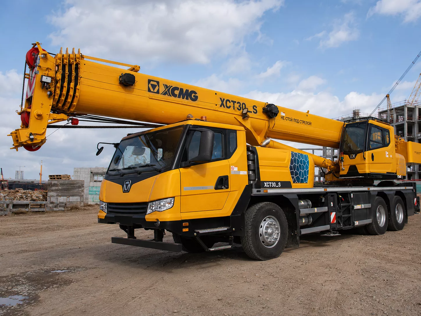 Автокран XCMG XCT30_S 30 т, стрела 42 м