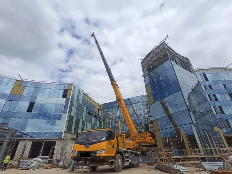 Автокран 32 т стрела 48 м